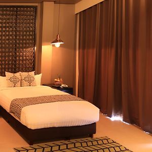 Premier Queen Room